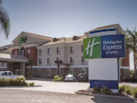 波特維爾洲際智選假日套房酒店 圖萊里縣酒店