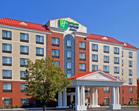 Holiday Inn Express & Suites ALBANY AIRPORT AREA - LATHAM by IHG Hotels in Latham