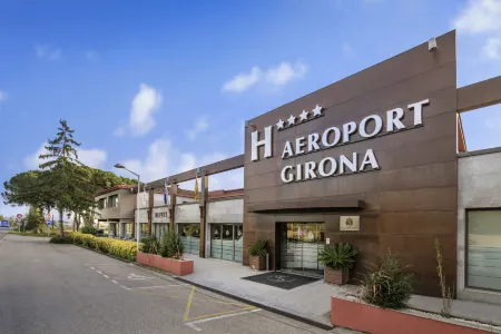 Salles Hotel Aeroport de Girona Отели в г. Касса-де-ла-Сельва
