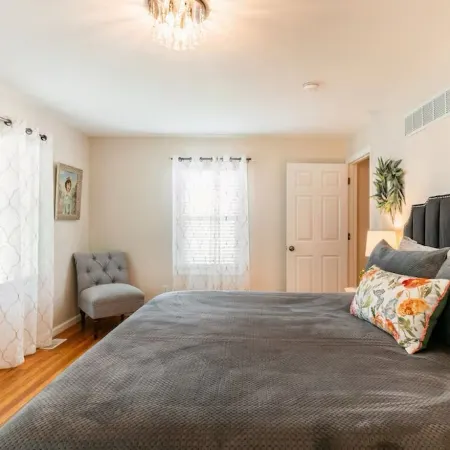 The Wild Rose ~ A Custom Glam Cottage with Theater! in Historic Old St Charles