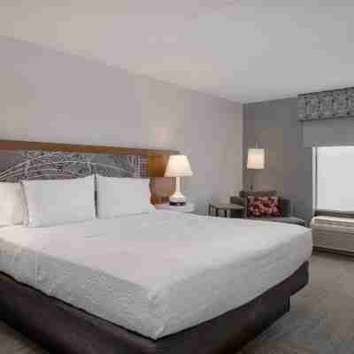 Hampton Inn Dubuque Rooms