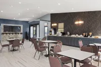 Super 8 by Wyndham Fort Wayne - breakfast