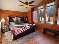 Mountain Retreat with Amazing Hot Tub and Outdoor Patio Area! Hotels near Quandary Peak Trailhead