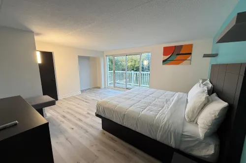 Howard Johnson By Wyndham Brampton Hotels in Caledon