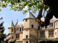 Hôtel Mercure Cergy-Pontoise Centre Hotel dekat Centre d'Accueil Universel - Cergy Préfecture