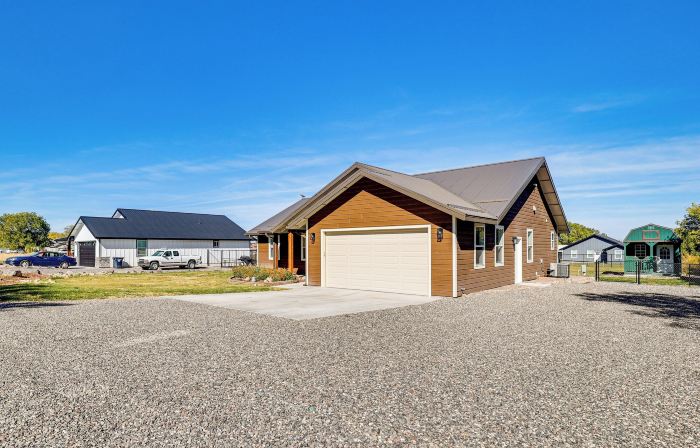 Hike & Ski! Home w/ Dog-friendly Yard in Eagar