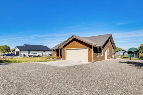 Hike & Ski! Home w/ Dog-friendly Yard in Eagar - 3-Star