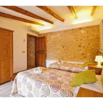 Poolside Garden Retreat in Buger