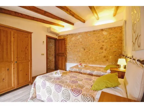 Poolside Garden Retreat in Buger