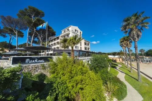 Van der Valk Hotel Saint-Aygulf - 4-Star