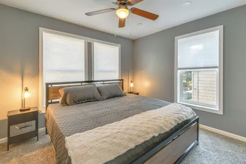 Walk to Main Street! Updated Norwich Home - Homestays