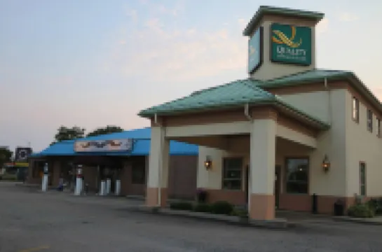 퀄리티 인 & 스위트 1000 아일랜드