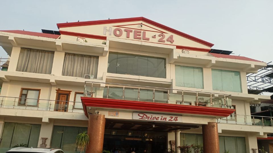 Drive in 24 Hotel