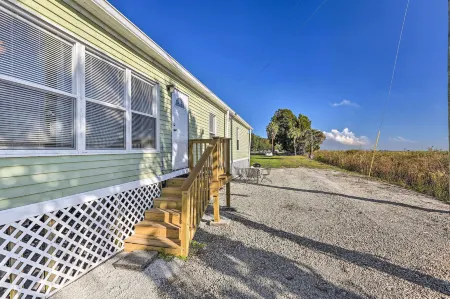 Pet-Friendly Home 10 Mi to Lake Okeechobee!