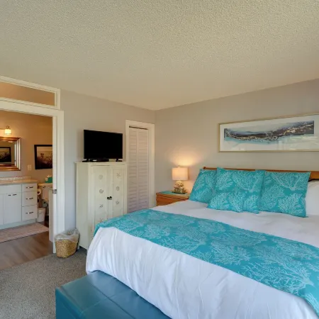 Oceanfront Watsonville Condo w/ Beach Access!