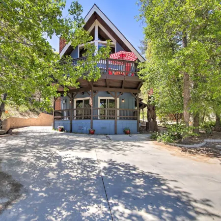 Game Room: Lovely Lake Arrowhead Home!