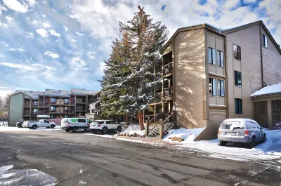 由RedAwning提供的Snowcrest 300 1臥室公寓 住宿飯店