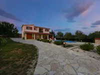 Villa Ivana Zadarvillas Hotele w: Lisicic