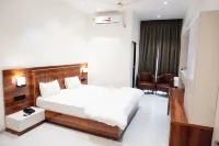 เอเมอรัลด์ เนสต์