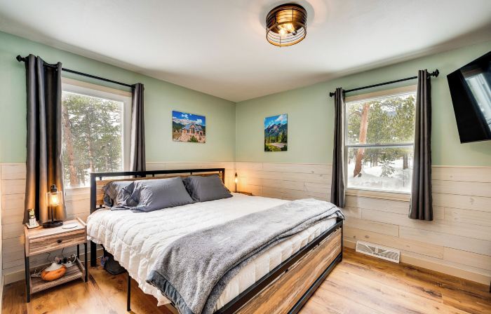 Quiet + Peaceful Home in Allenspark w/ Deck!