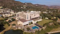 Via Lakhela Lakeview Resort & Spa