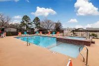 Comfort Inn and Suites Fredericksburg - piscina
