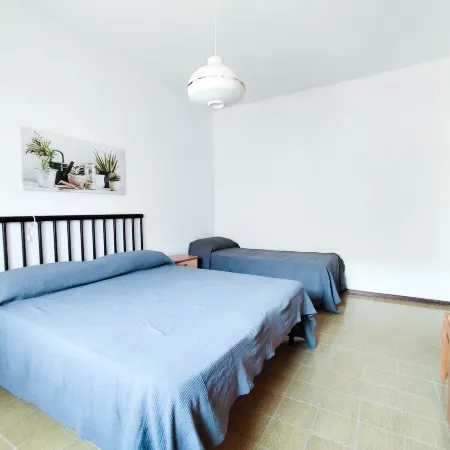 Apartment with balcony on the seafront