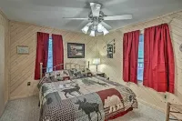 Secluded Edgemont Getaway w/ Huge Outdoor Deck! - balcony