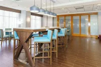 Hampton Inn Garden City - 2-Star