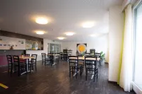 Nyon Hostel - Breakfast