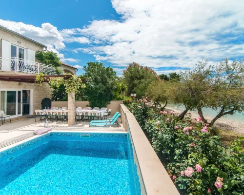 Mirca in Supetar With 7 Bedrooms and 6 Bathrooms Hotels in Mirca