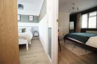 Stylish 3 Bed Home In Bath - Private Parking Wifi - balcony