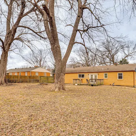 3 Mi to Geha Field: Home w/ Easy World Cup Access