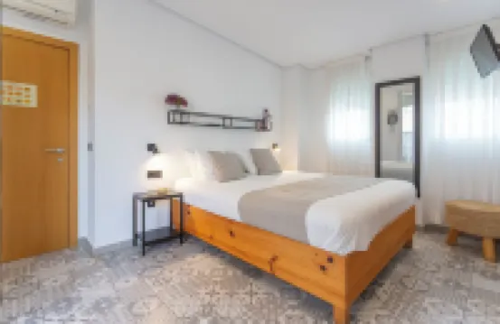 扎拉莫拉民宿 鄰近瓦倫西亞北站的酒店