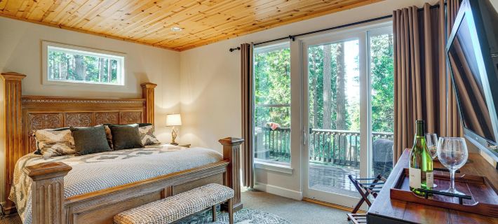 Game Room & Hot Tub! Dog-Friendly Arnold Retreat Hotels in Arnold