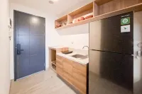 Simple and Tidy Studio Apartment Collins Boulevard By Travelio
