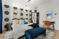HotTub + GameRoom + Arcade + MiniGolf - Near Downtown!