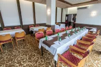 Hotel Árpád - Bãi đậu xe