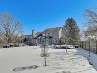 Endless Fun! Family Home w/ Spacious Yard in Clive Hotels in Clive