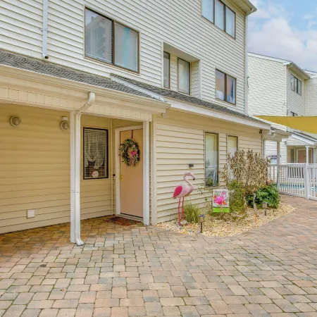 Steps to Ocean Convenient Myrtle Beach Townhome!