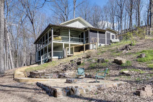 Deck, Sauna & Mtn View! Fort Payne Cabin - Wifi