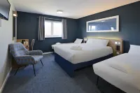 TRAVELODGE HUDDERSFIELD - พร้อมอาหารเช้า