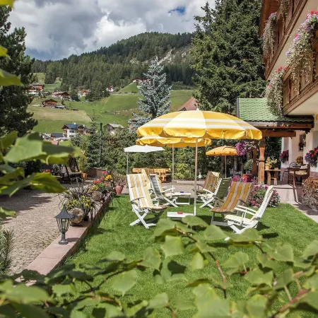 Hotel Garni Concordia - Dolomites Home