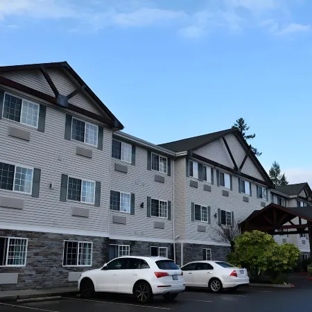 FairBridge Inn & Suites DuPont