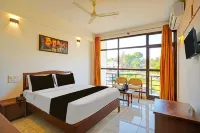 Classic With Balcony Hotel Raj - 2-Star