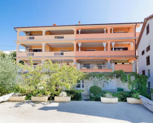 Apartments Mirjana B Hotéis em Rab