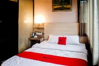 RedDoorz @ Yocia Village Ciawi