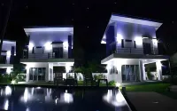 Phangan Beach Resort - Beach