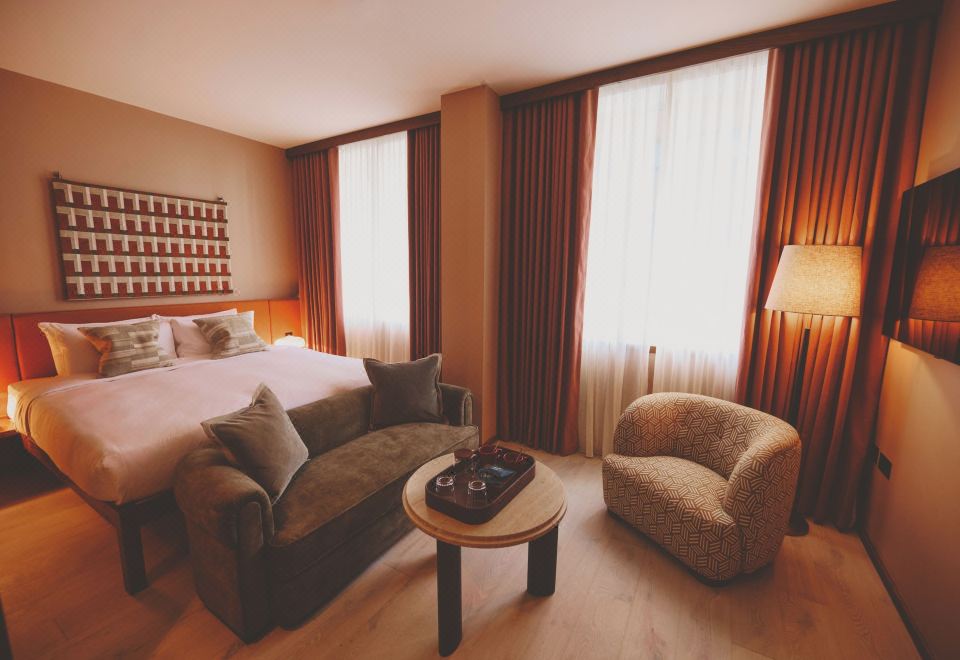Mollie's Manchester - Housity
