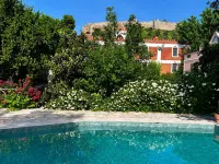 Hotel Kalehan - ที่มีสระว่ายน้ำ